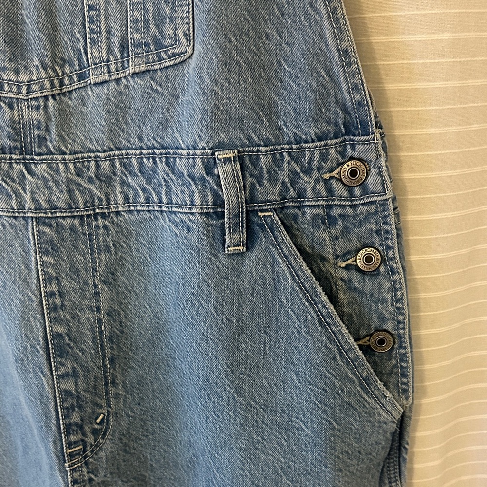 Classic Denim Abercrombie Overalls in Medium Blue - Picture 5 of 6